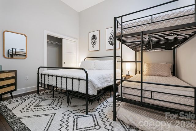 122 College Street 301, Asheville, NC 28801