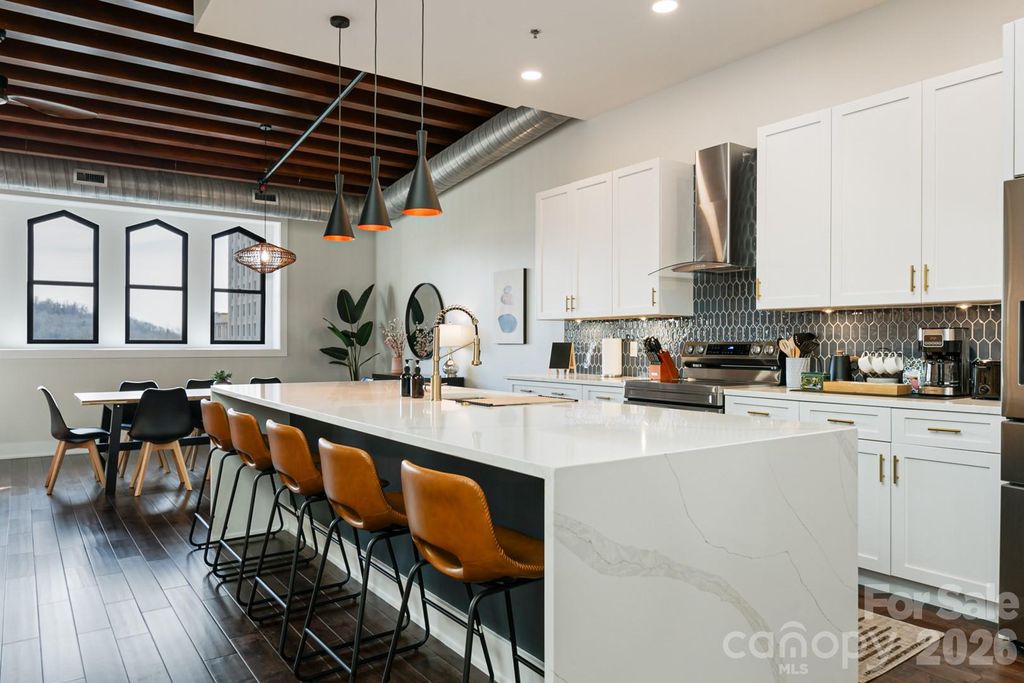 122 College Street 301, Asheville, NC 28801
