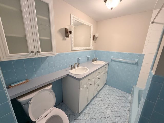 23-25 Church St 25, Malden, MA 02148