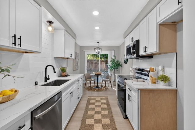 4323 Oconner Way, Sacramento, CA 95838