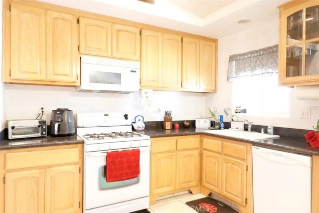 17831 Pitache Street, Hesperia, CA 92345