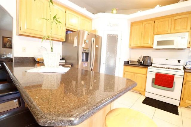 17831 Pitache Street, Hesperia, CA 92345