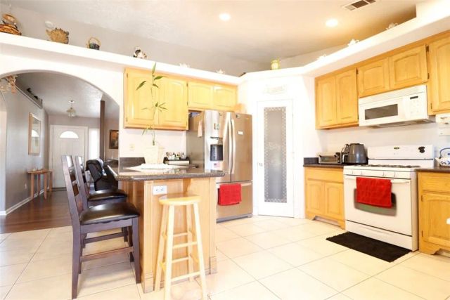 17831 Pitache Street, Hesperia, CA 92345