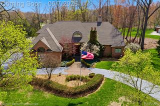 7520 Mistwood Drive, White Lake, MI 48383