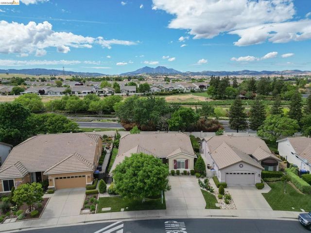 485 Coronation Dr, Brentwood, CA 94513