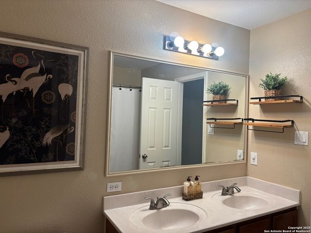 8031 Silver Grv, San Antonio, TX 78254