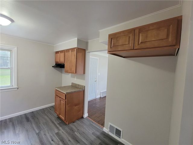 851 E 232nd Street, Euclid, OH 44123