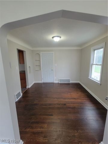 851 E 232nd Street, Euclid, OH 44123
