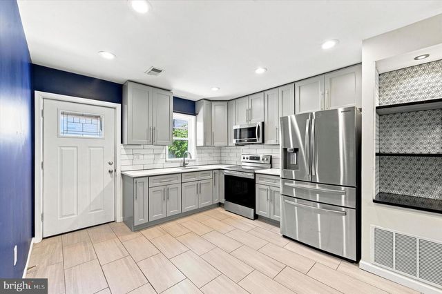 519 DUDLEY ST, Philadelphia, PA 19148