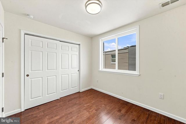 519 DUDLEY ST, Philadelphia, PA 19148