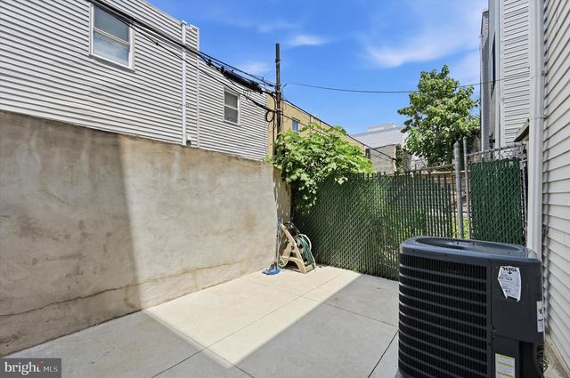 519 DUDLEY ST, Philadelphia, PA 19148