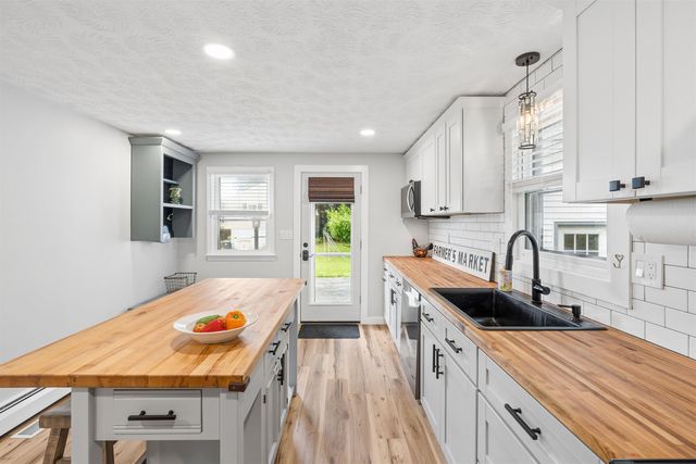 23 Shady Lane, Nashua, NH 03062