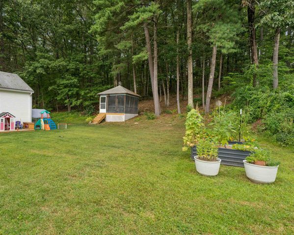 23 Shady Lane, Nashua, NH 03062