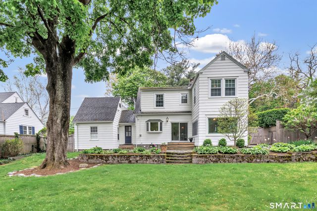 464 Round Hill Road, Fairfield, CT 06824