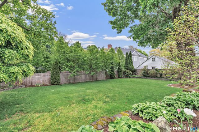 464 Round Hill Road, Fairfield, CT 06824