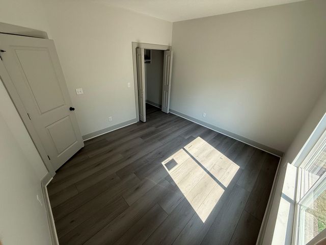 1452 N Lorraine Ave, Wichita, KS 67214