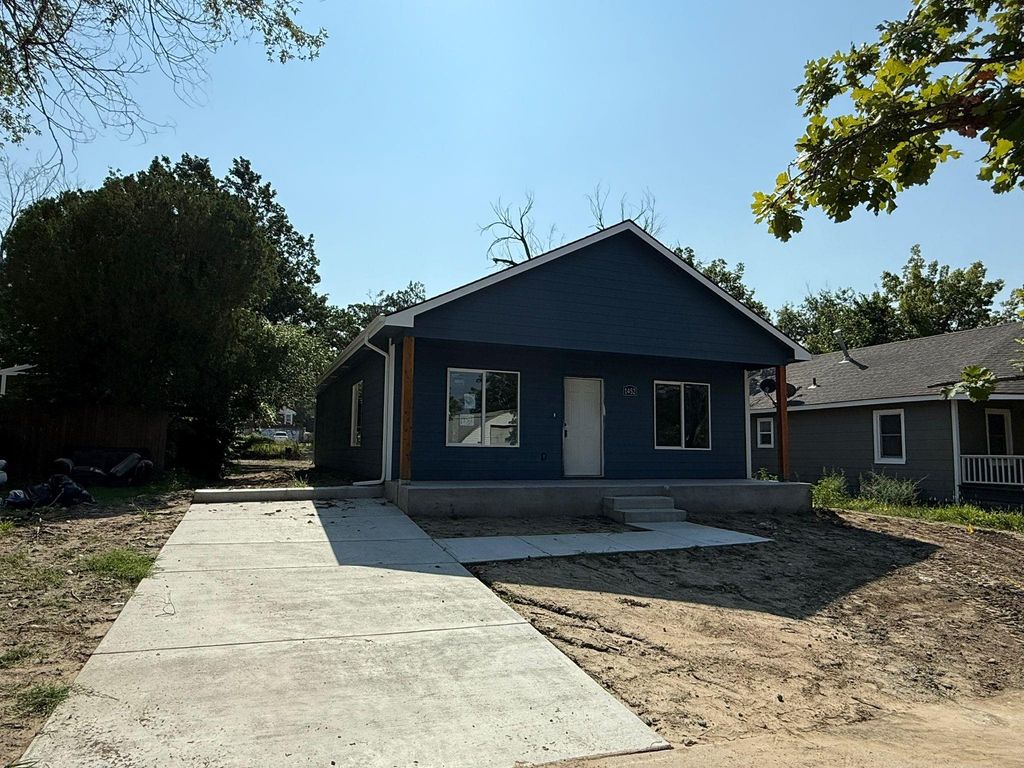 1452 N Lorraine Ave, Wichita, KS 67214