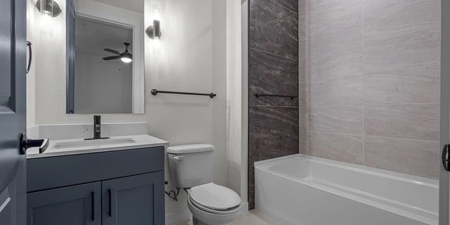 1100 N Zang Boulevard 412, Dallas, TX 75203