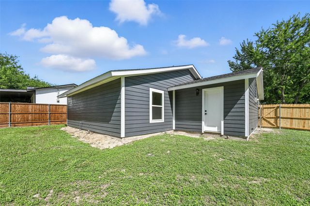 4225 Rust College Drive, Dallas, TX 75241
