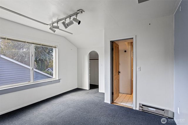 2422 E Louisa Street, Seattle, WA 98112