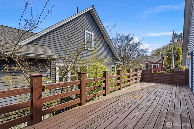 2422 E Louisa Street, Seattle, WA 98112