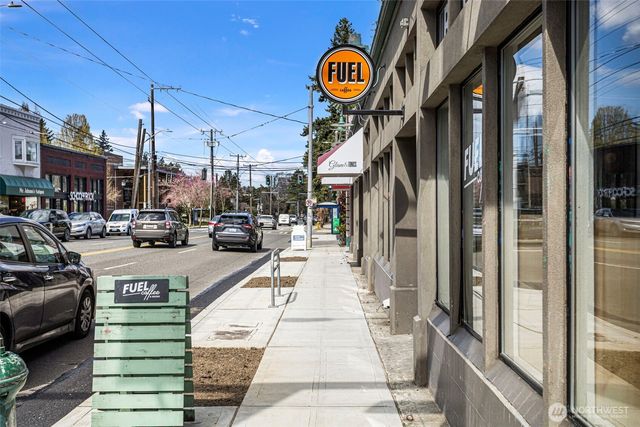 2422 E Louisa Street, Seattle, WA 98112