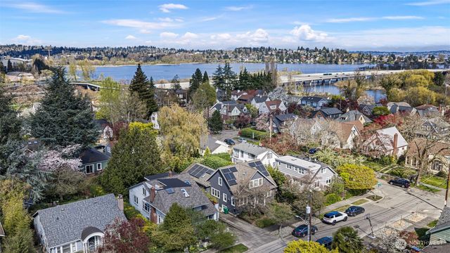 2422 E Louisa Street, Seattle, WA 98112