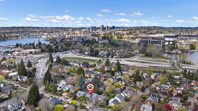 2422 E Louisa Street, Seattle, WA 98112