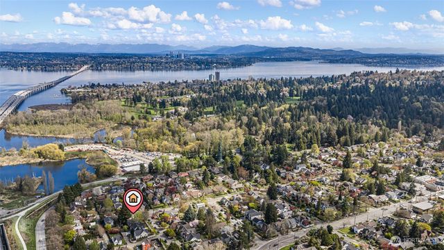 2422 E Louisa Street, Seattle, WA 98112