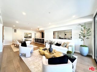 1017 N Croft Avenue 302, West Hollywood, CA 90069