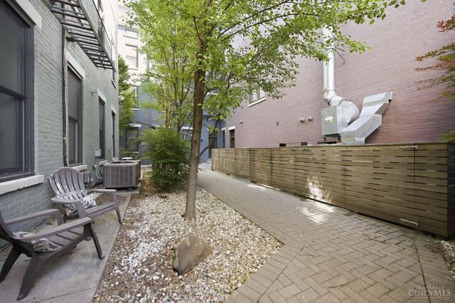 122 W Fifteenth St, Cincinnati, OH 45202