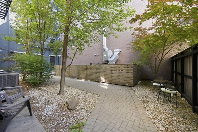 122 W Fifteenth St, Cincinnati, OH 45202