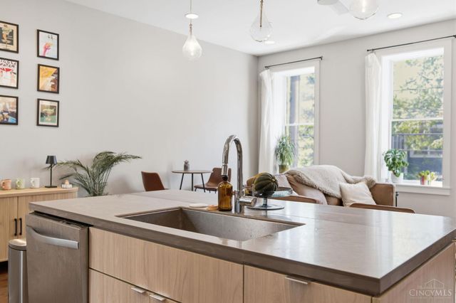 122 W Fifteenth St, Cincinnati, OH 45202