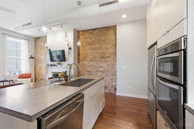 122 W Fifteenth St, Cincinnati, OH 45202