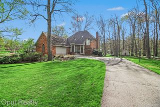 3575 Clark Circle, Commerce Charter Township, MI 48382