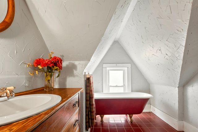 14 Grist Mill Street, Sutton, NH 03260