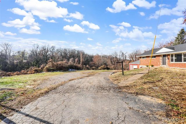 120 Moonlight Drive, Collinsville, IL 62234