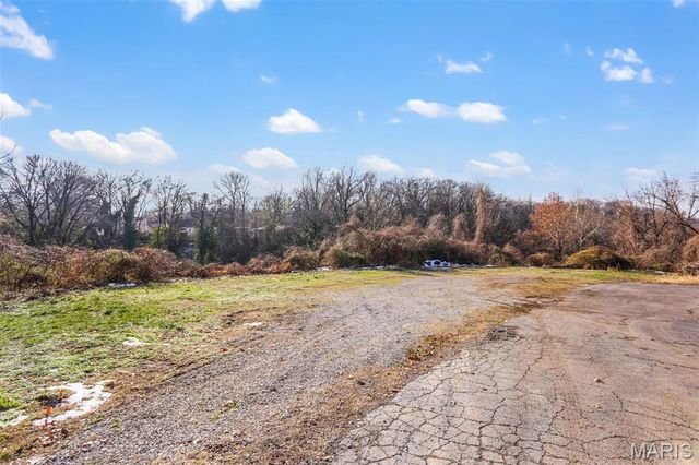 120 Moonlight Drive, Collinsville, IL 62234