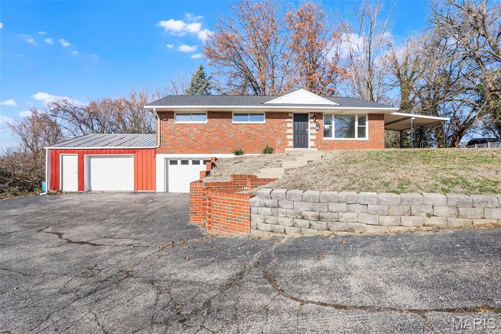 120 Moonlight Drive, Collinsville, IL 62234