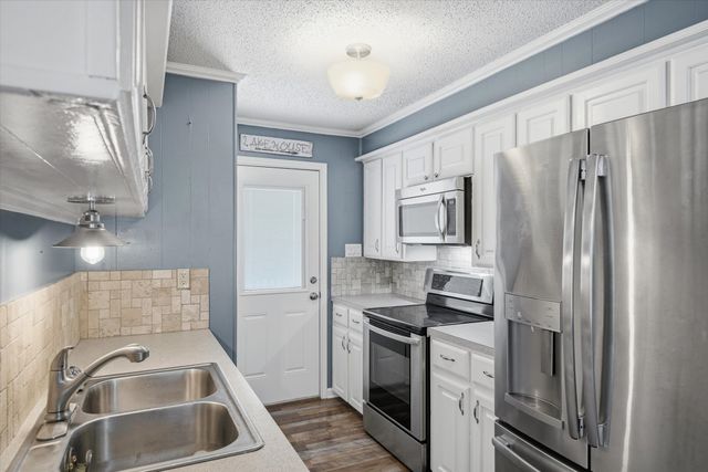 323 Rustic Road, Hideaway, TX 75771