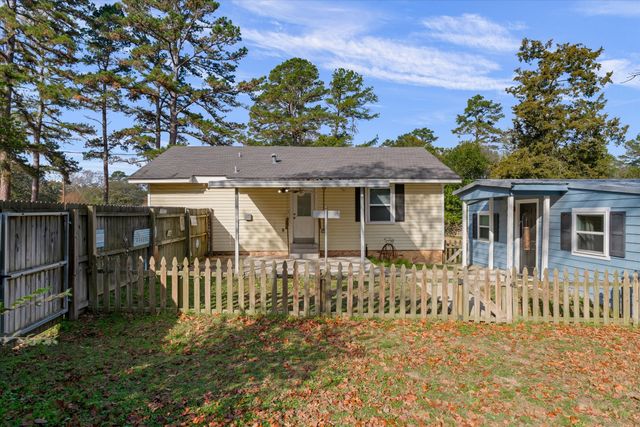 323 Rustic Road, Hideaway, TX 75771