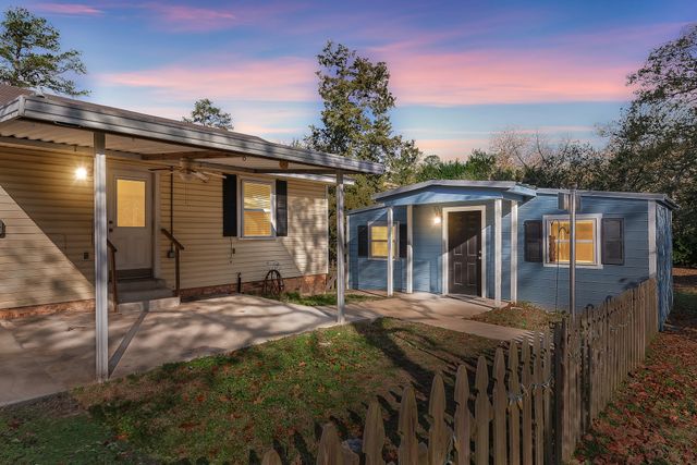 323 Rustic Road, Hideaway, TX 75771