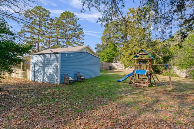 323 Rustic Road, Hideaway, TX 75771