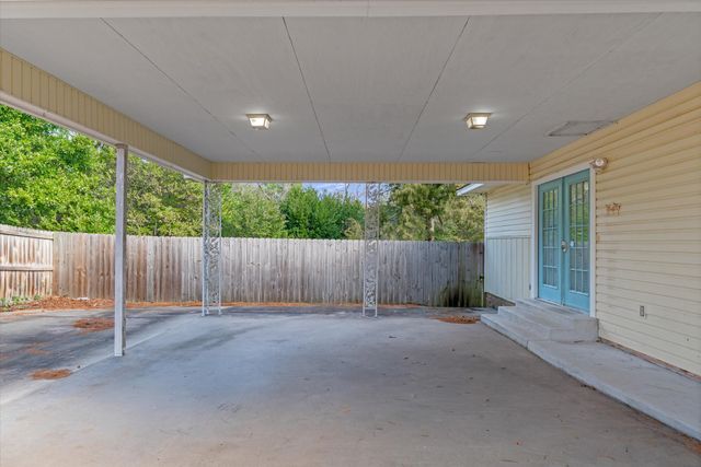 323 Rustic Road, Hideaway, TX 75771