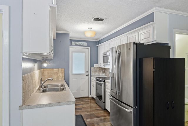 323 Rustic Road, Hideaway, TX 75771