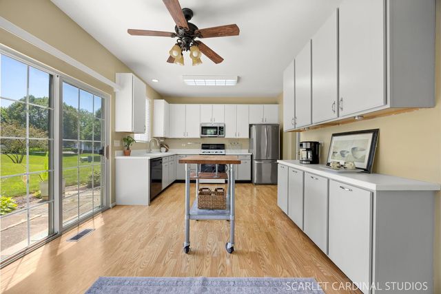 302 Cascade Lane, Oswego, IL 60543