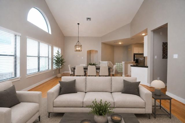 3405 Rolgom Place Court, Houston, TX 77021