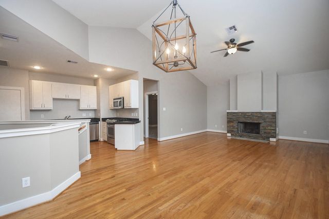 3405 Rolgom Place Court, Houston, TX 77021