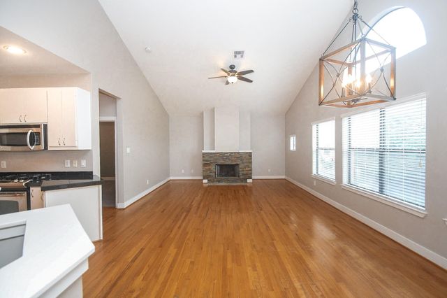 3405 Rolgom Place Court, Houston, TX 77021