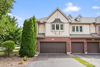 1651 PAULINE Circle 1651, Mundelein, IL 60060